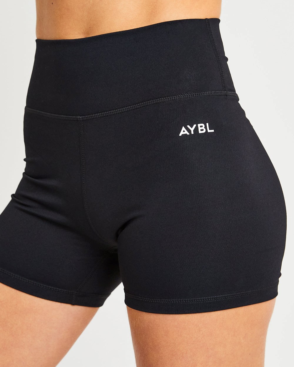 AYBL Core Shorts Negras | FUMSP4362