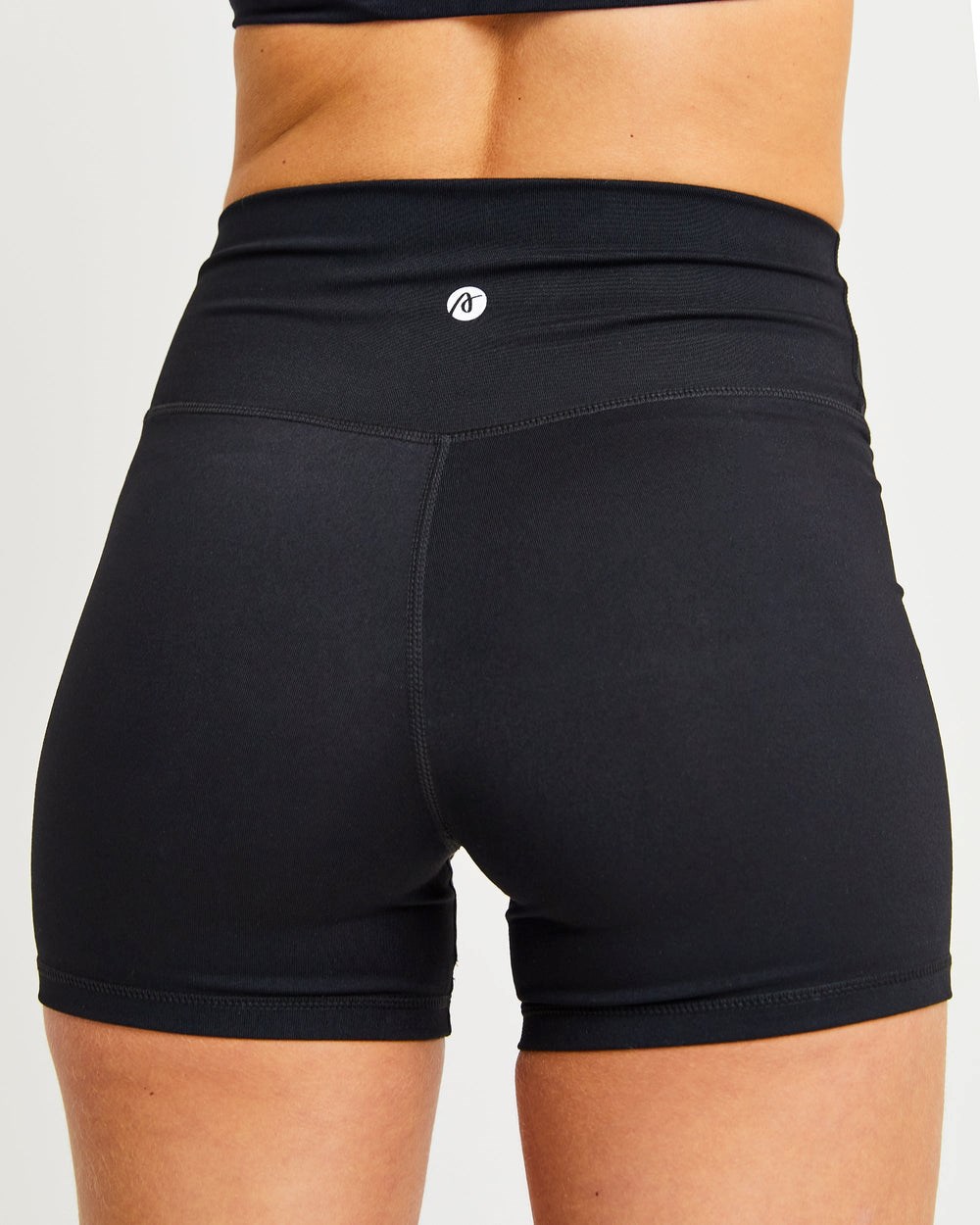 AYBL Core Shorts Negras | FUMSP4362