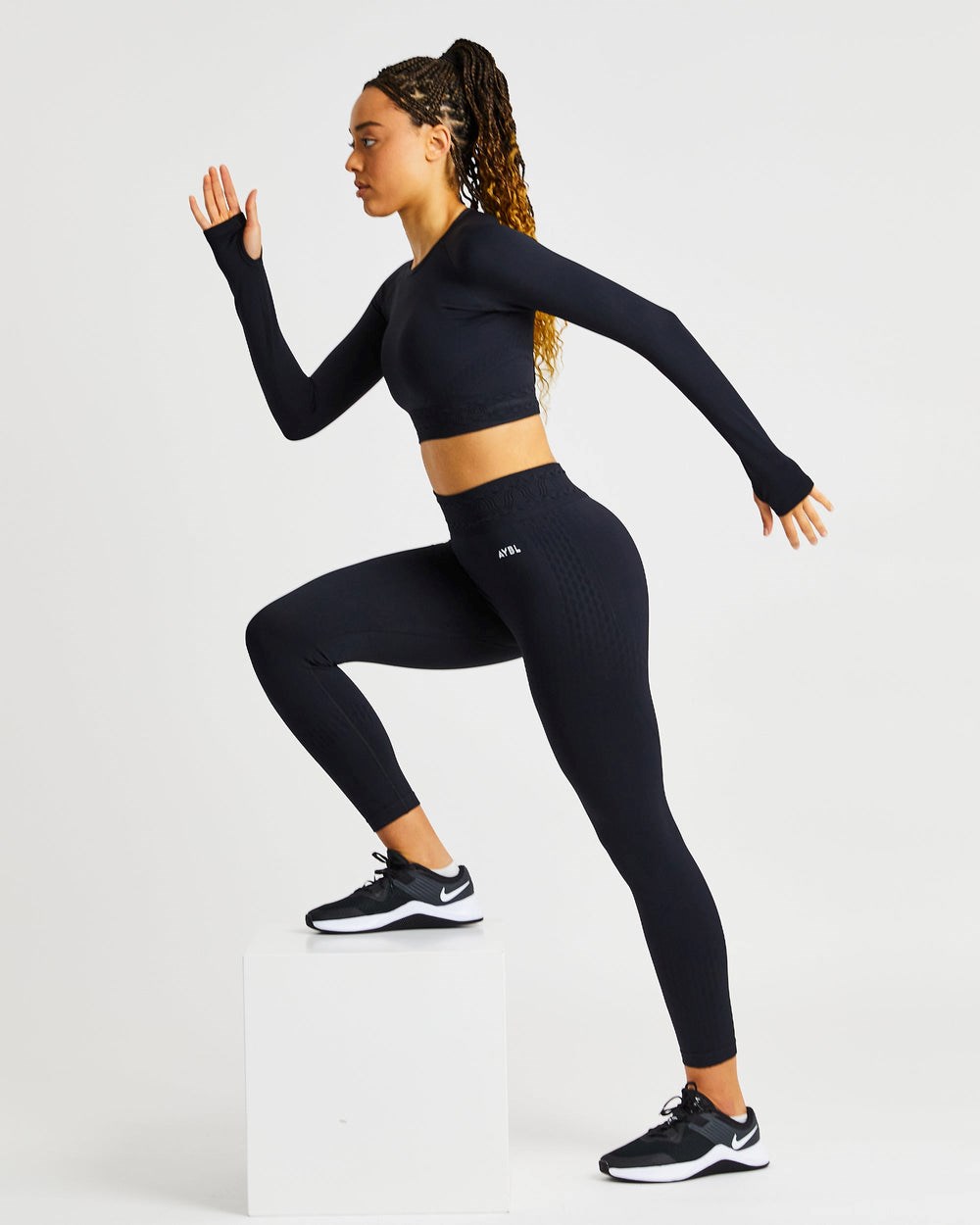 AYBL Elevate Seamless Long Sleeve Crop Top Negras | CSZOG4583