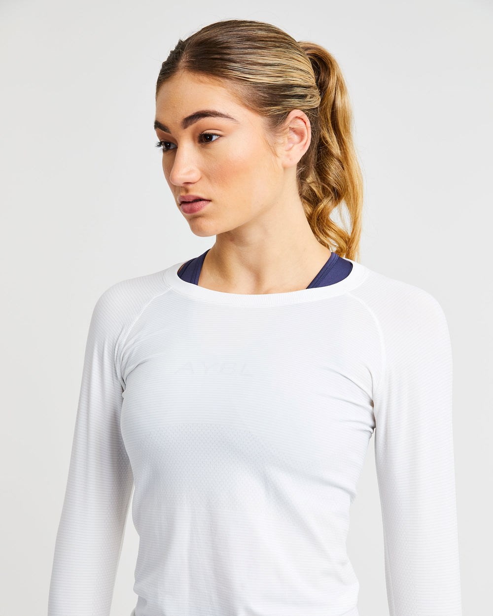 AYBL Embrace Seamless Long Sleeve T Shirt Blancas | WLVYD1576