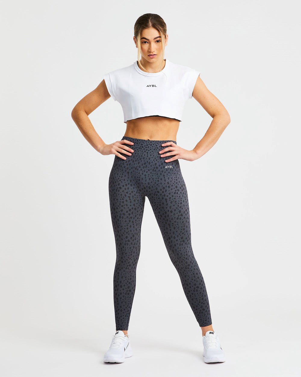 AYBL Entrenamiento Crop Top Blancas | GAWCT4980