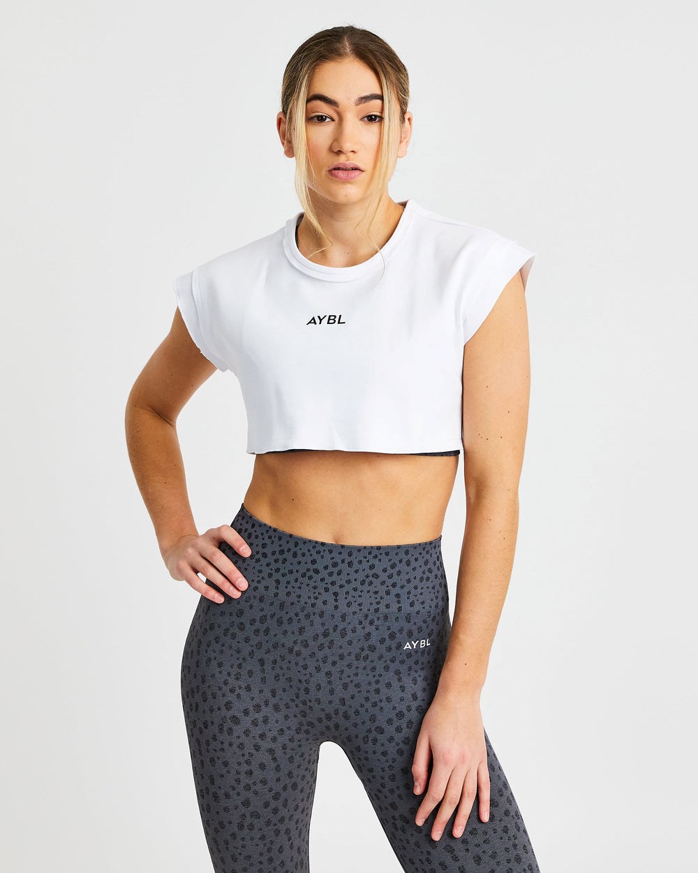 AYBL Entrenamiento Crop Top Blancas | GAWCT4980