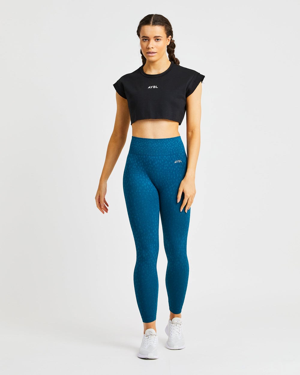 AYBL Entrenamiento Crop Top Negras | DZKME8920