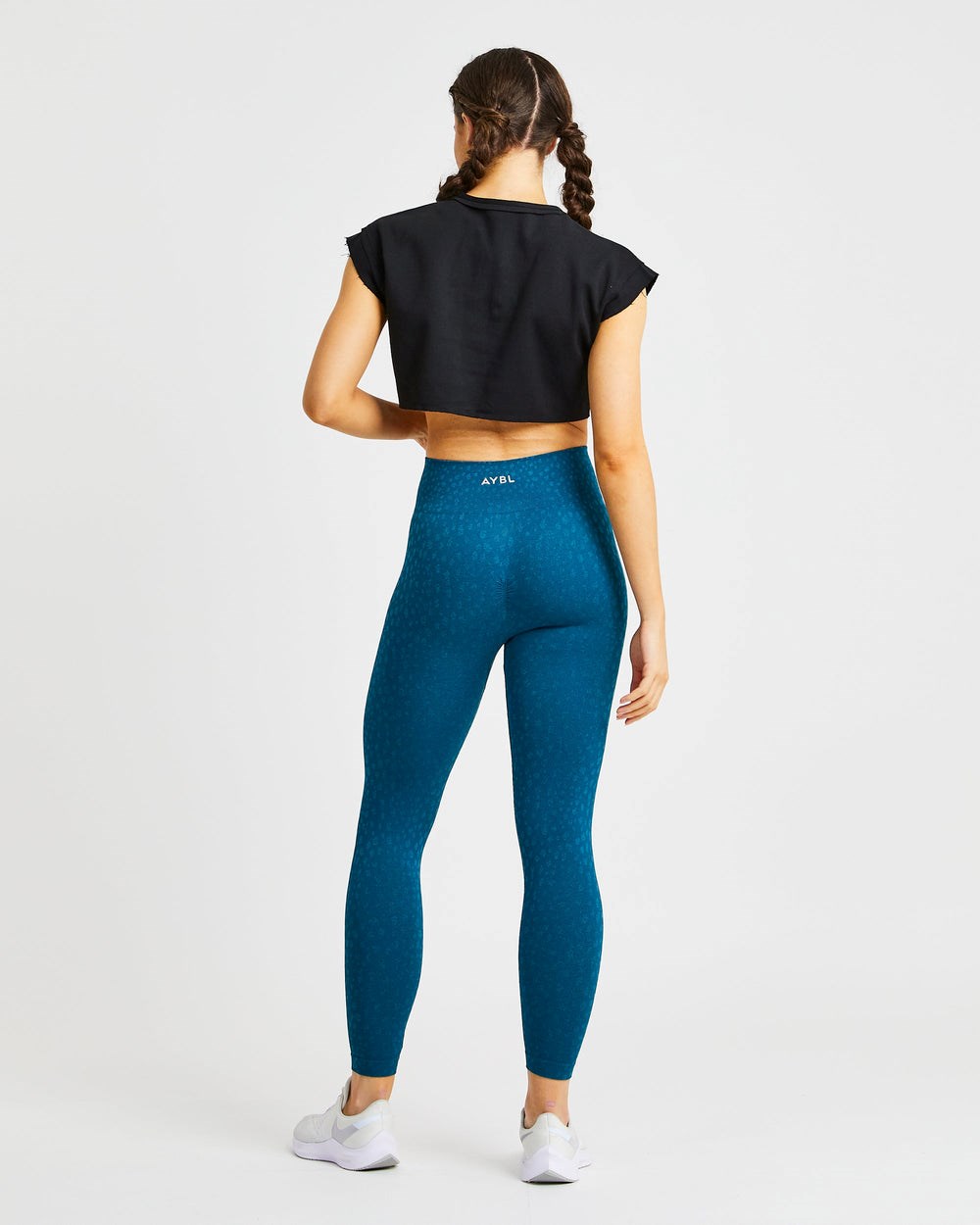 AYBL Entrenamiento Crop Top Negras | DZKME8920