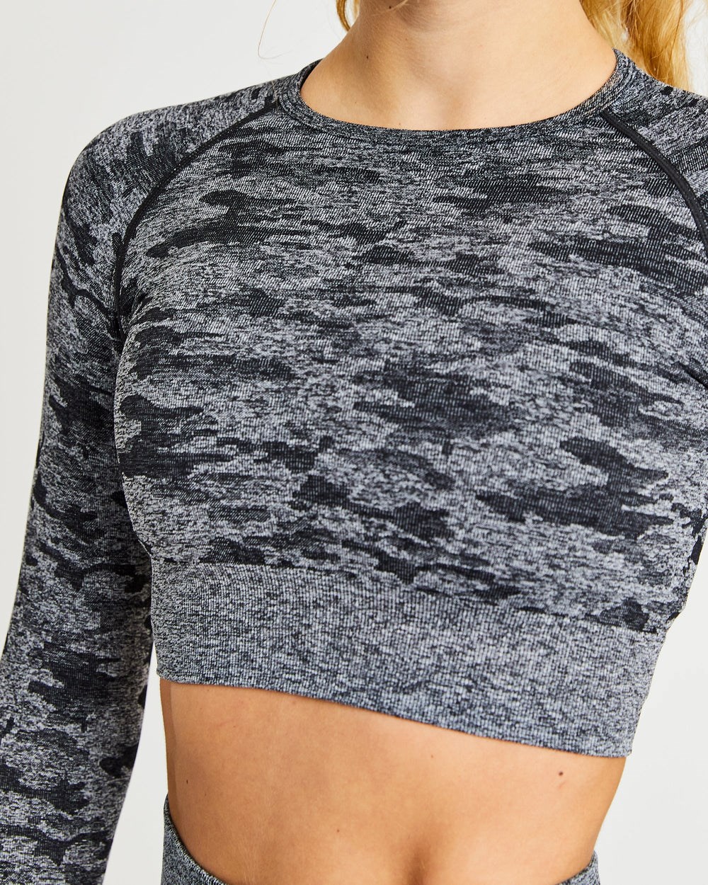 AYBL Evolve Camo Seamless Long Sleeve Crop Top Negras | NHDGF0751