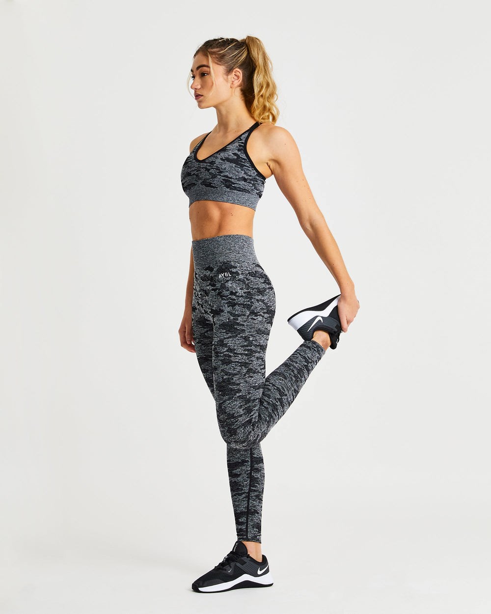 AYBL Evolve Camo Seamless Sports Bra Negras | UKEHR8379