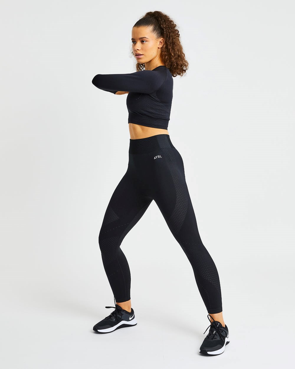 AYBL Ignite Seamless Long Sleeve Crop Top Negras | ATURC7516