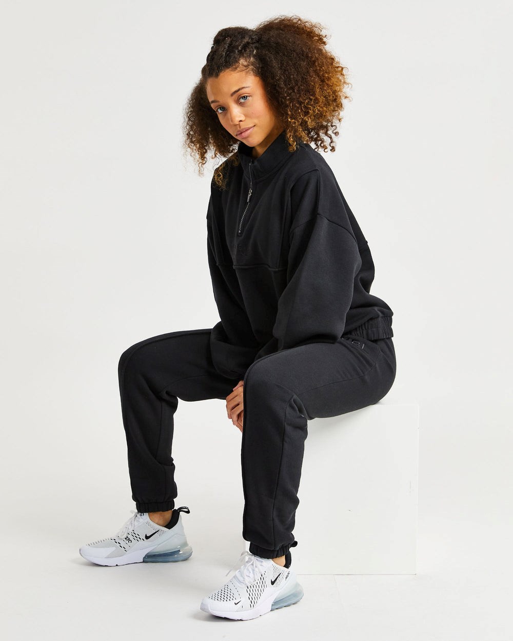 AYBL Luxe Joggers Negras | ZHAES3496