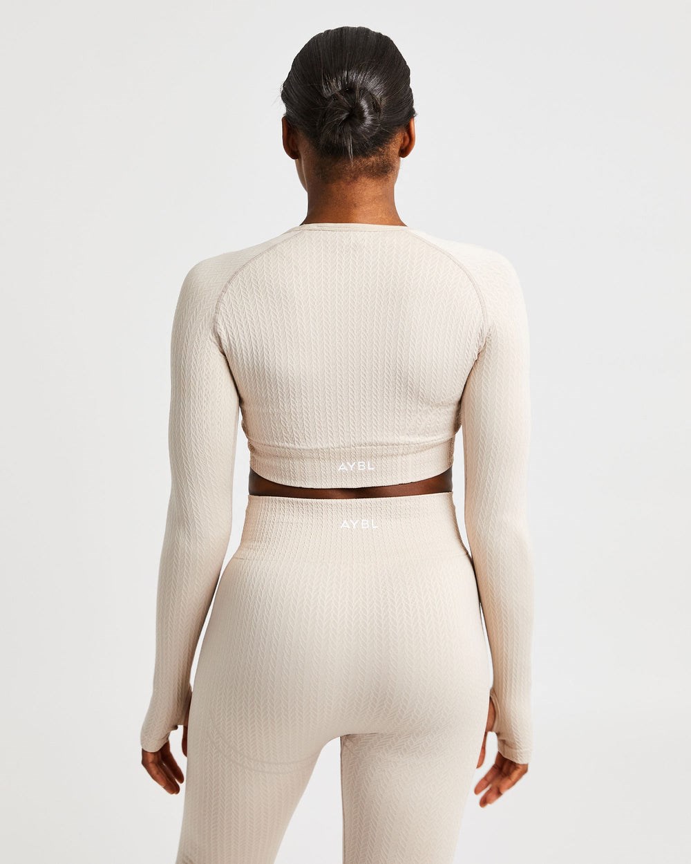 AYBL Luxe Seamless Long Sleeve Crop Top Sand | PELGV4621