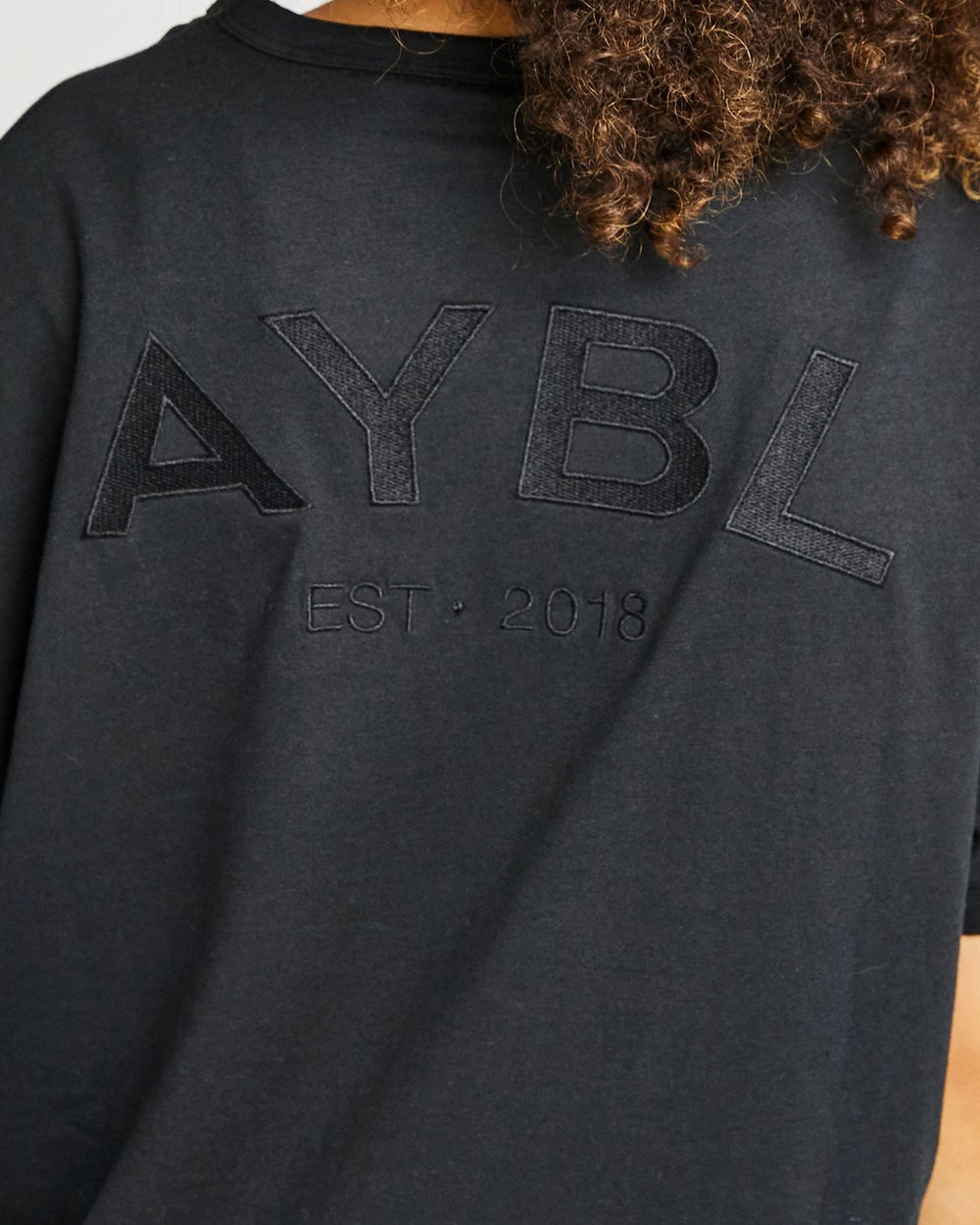 AYBL Luxe T Shirt Negras | SZPFO8012