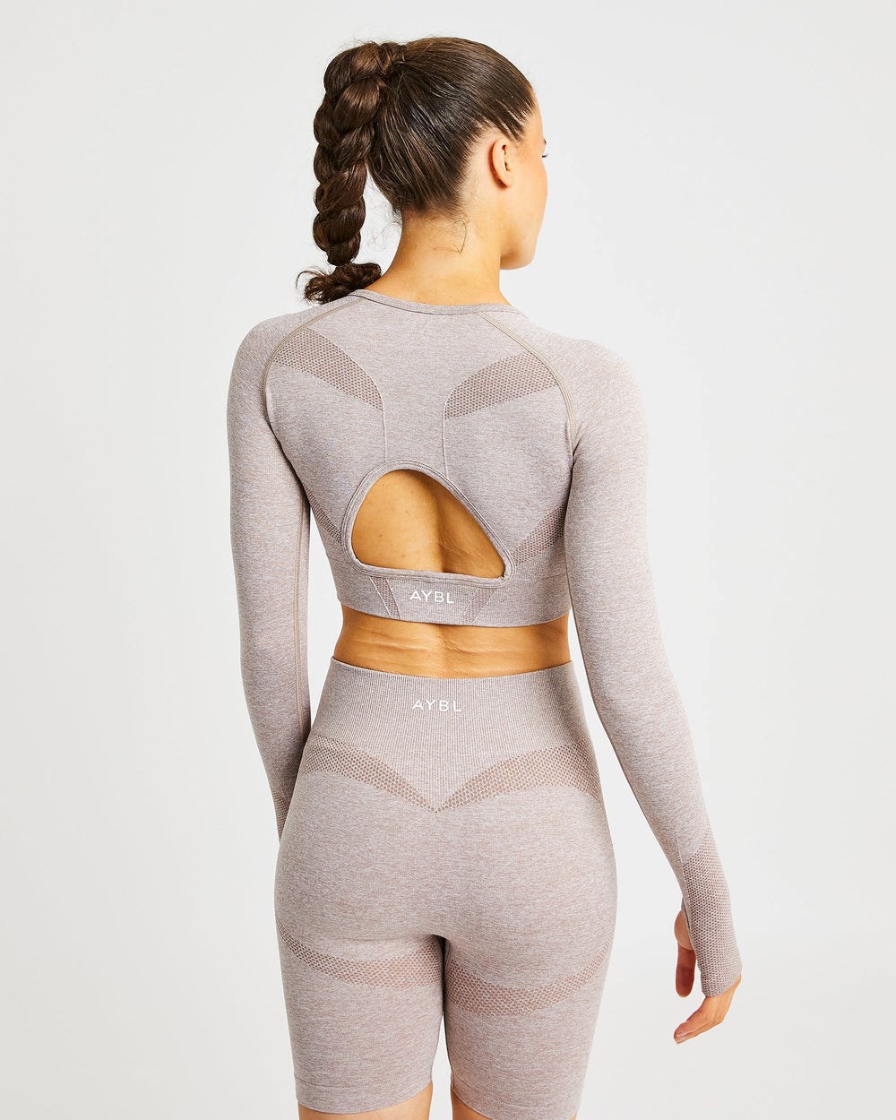 AYBL Motion Seamless Long Sleeve Crop Top Beige | MGKVU1970