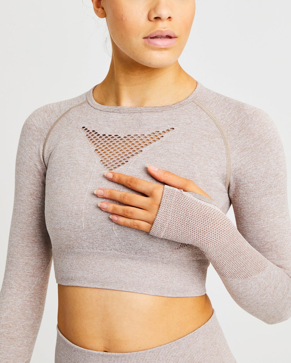 AYBL Motion Seamless Long Sleeve Crop Top Beige | MGKVU1970