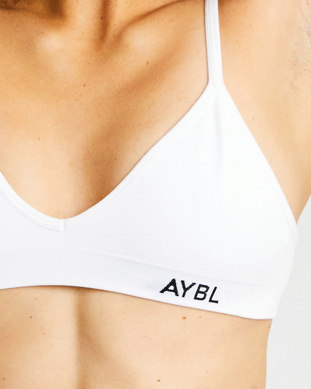 AYBL Seamless Bra Blancas | JDRVO5318