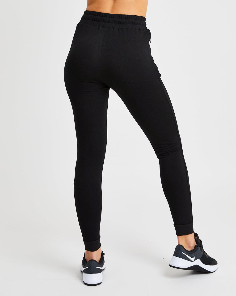 AYBL Studio Joggers Negras | DXUGY9074