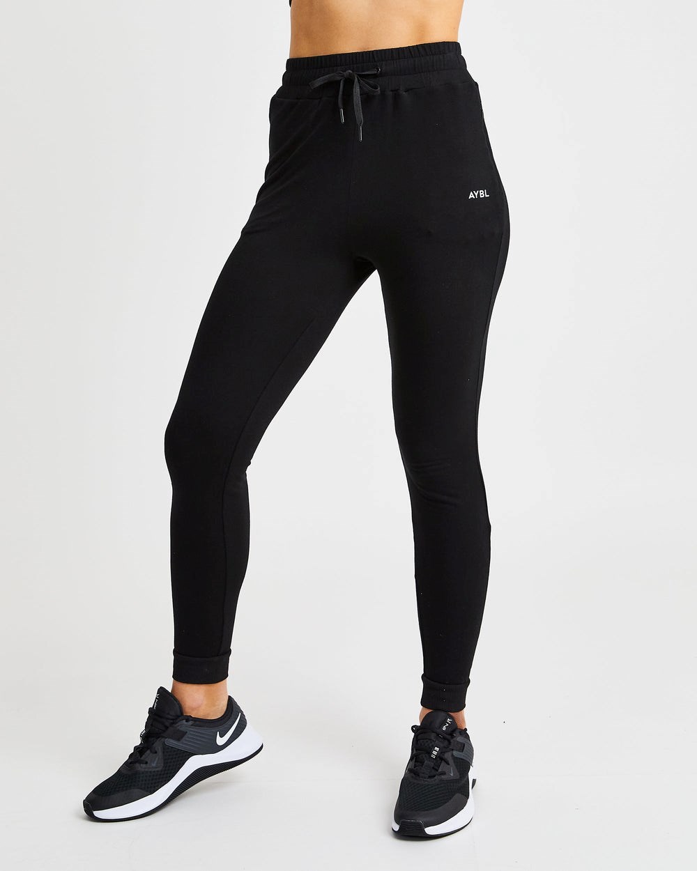 AYBL Studio Joggers Negras | LVCQD3579